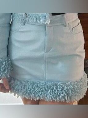 Light blue faux fur mini skirt with pockets